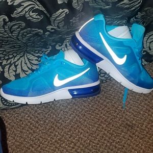 Nike airmax running shoes